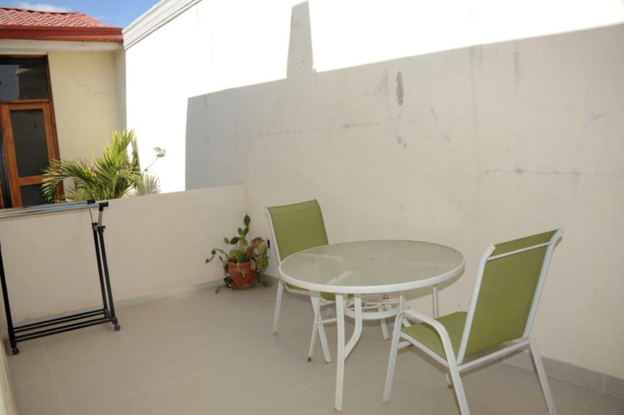 Apartamentos Casa Amarilla Granada Exterior foto